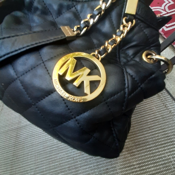 Michael kors shain sholdbags - Picture 2 of 16